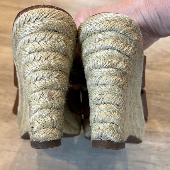 Updated! - Sofft Brown Wedges Sandals 7.5 Medium Leather Upper - Picture 7 of 15